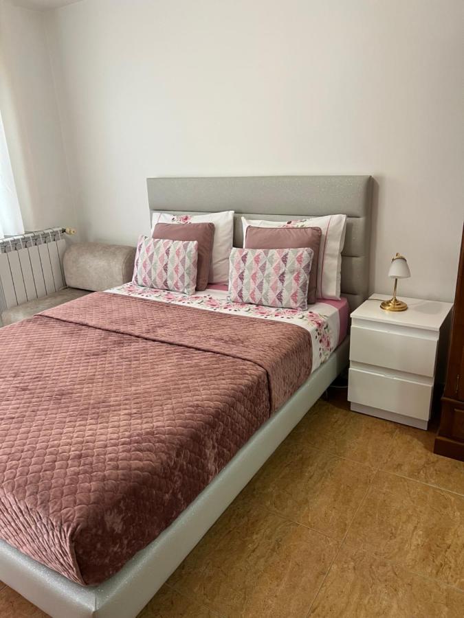 Moradia Da Ilda - Casas De Ferias Nazare Bagian luar foto